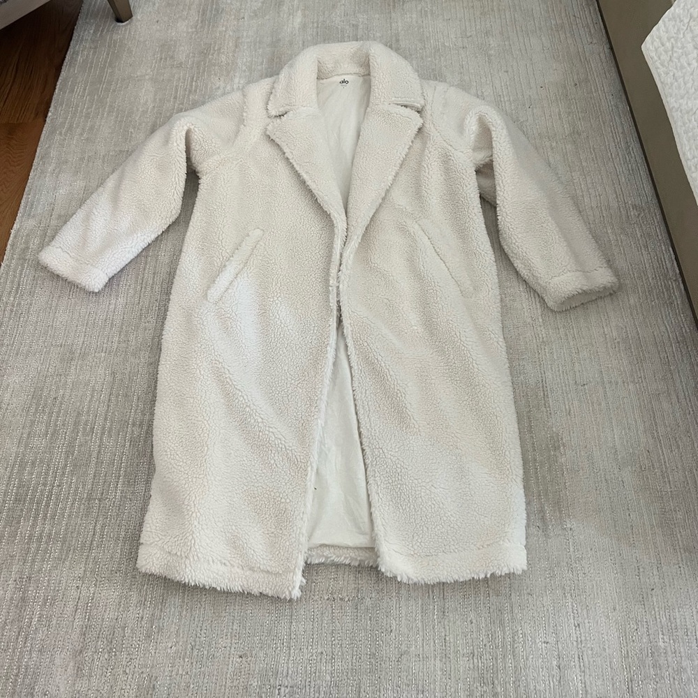 ALO Yoga Oversized Sherpa Trench Coat size S